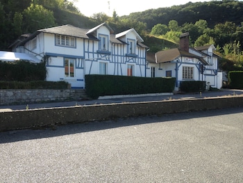 tarifs reservation hotels La Gueulardiere