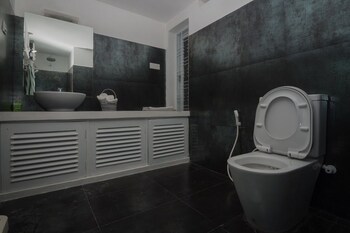 Bungalow Deluxe, Łóżko queen