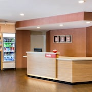 南埃德蒙頓萬豪唐普雷斯套房飯店