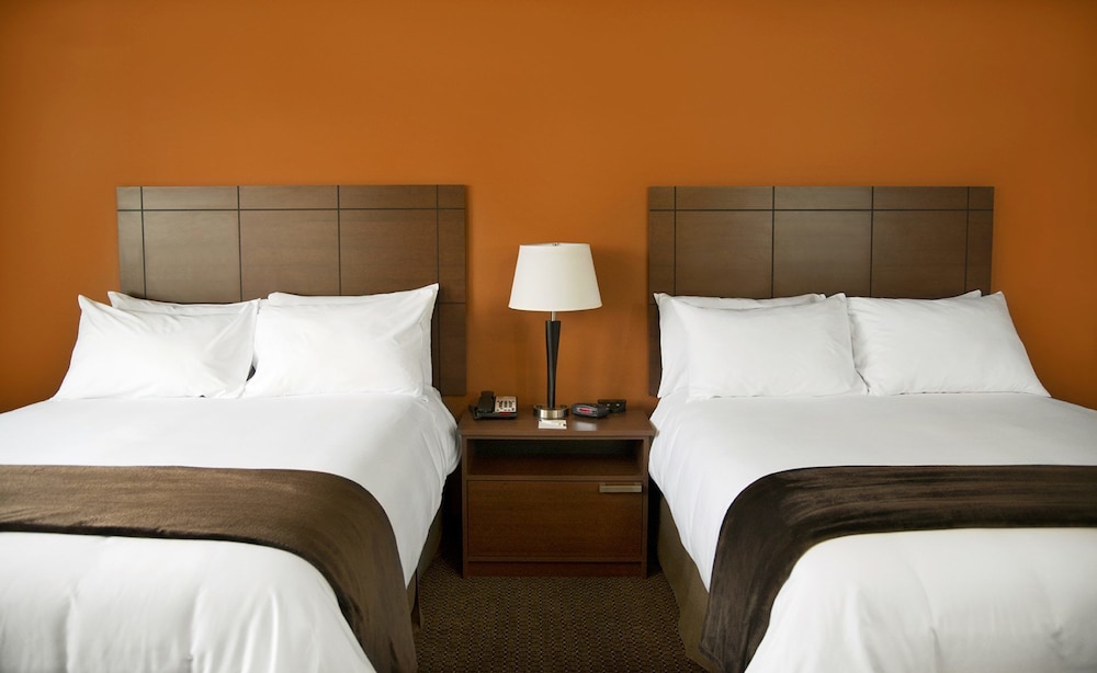 My Place Hotel Lithia Springs Ga 907 Bob Arnold Room 1 Of 9