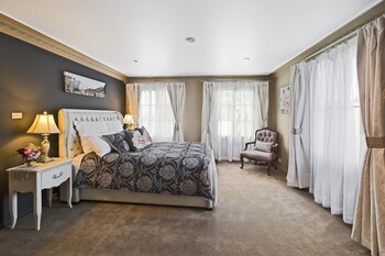Apartament typu Deluxe Suite, Łóżko queen, widok na ogród