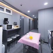 菲史泰明洞車站飯店