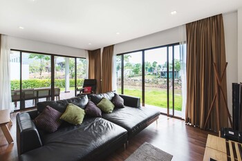 2 Bedroom Mountain View