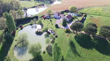 tarifs reservation hotels Domaine de la Méniguère - Maison d'hôtes