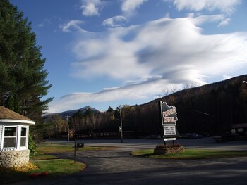 Profile Motel & Cottages in Lincoln, New Hampshire