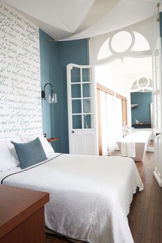 tarifs reservation hotels La Course Maison D'Hôtes de Luxe