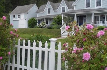 Elsa's Inn on the Harbor in Prospect Harbor, Maine