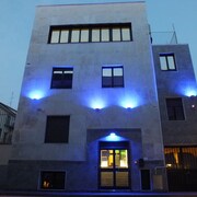亞特莫斯豪華拿韋格里青年旅舍及客房飯店