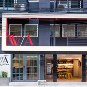 喬木提恩 W1A 旅館