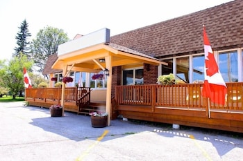 Mazinaw Residence Inn