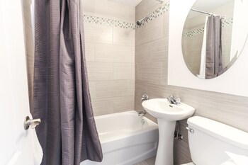Modern Studio in Downtown MTL by Sonder