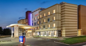 Fairfield Inn and Suites by Marriott Detroit Canton in Canton, Michigan