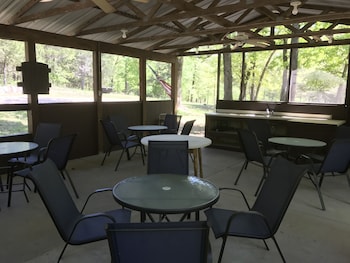 Norfork Lake Ozark Mountain Lodge in Gamaliel, Arkansas