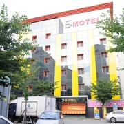 S 汽車旅館