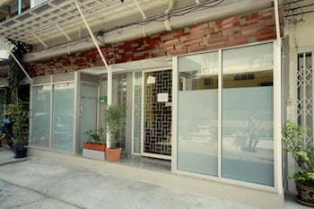 ナイン プレイス BTS エカマイ – ホステル