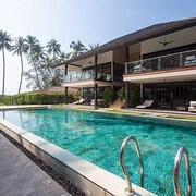 尼基海灘小屋度假村 - 海景頂層套房 1