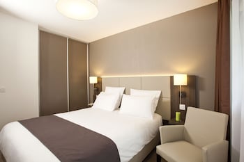 tarifs reservation hotels Séjours & Affaires Grande Arche - COURBEVOIE