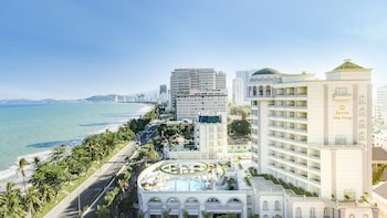 Sunrise Nha Trang Beach Hotel & Spa Sunrise Nha Trang Beach Hotel & Spa
