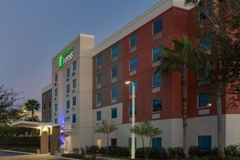 Holiday Inn Express Hotel & Suites Ft Lauderdale Airport/Cru Holiday Inn Express Hotel & Suites Ft Lauderdale Airport/Cru