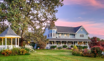 

Blue Mountain Mist Country Inn