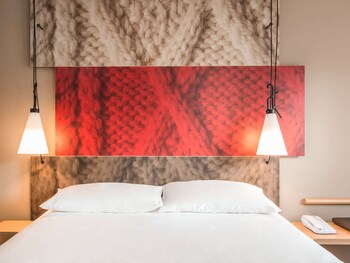 tarifs reservation hotels ibis Lyon Caluire Cité Internationale