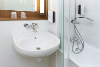 tarifs reservation hotels Campanile Paris Ouest - Pont de Suresnes