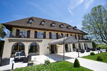 tarifs reservation hotels Ermitage De Corton