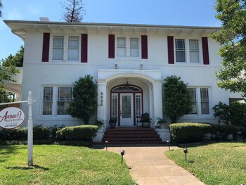 Avenue O Bed & Breakfast Avenue O Bed & Breakfast