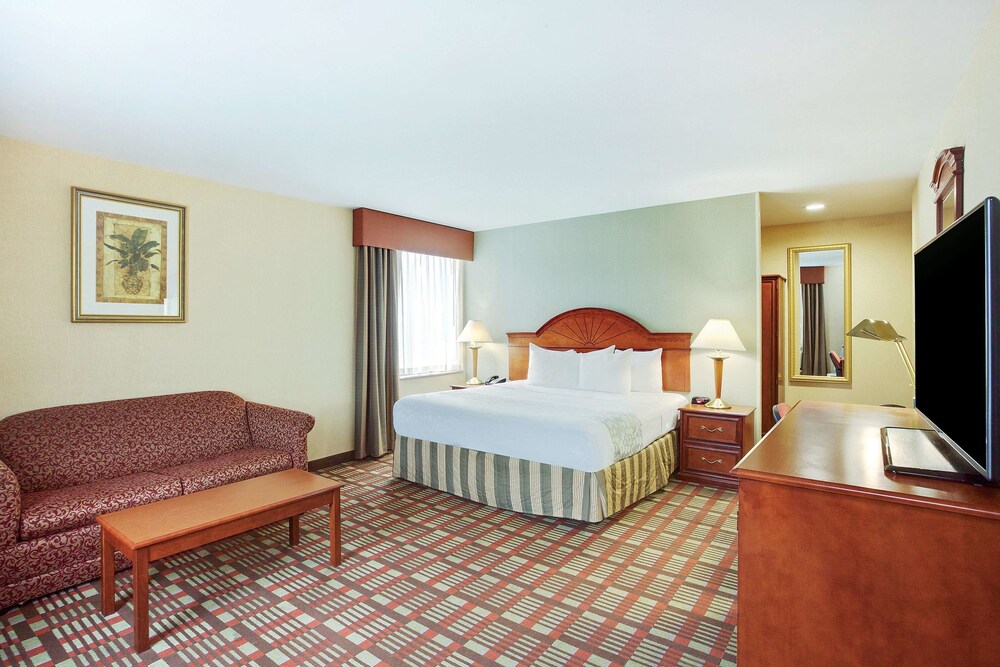 La Quinta Inn By Wyndham Queens New York City New York Price