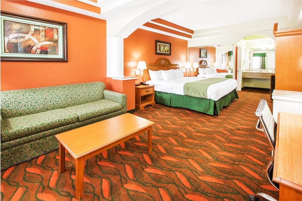 Days Inn Suites By Wyndham Houston Hobby Airport Harris Texas
