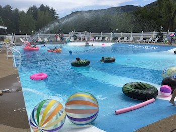 Sky Valley Motel & Cottages in Bartlett, New Hampshire