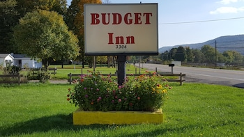 Budget Inn in Wellsville, New York