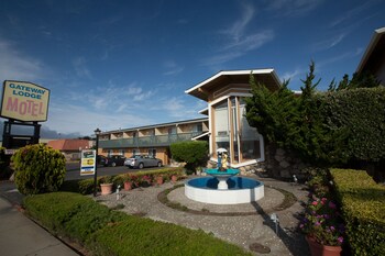 Gateway Lodge Motel in Seaside, California