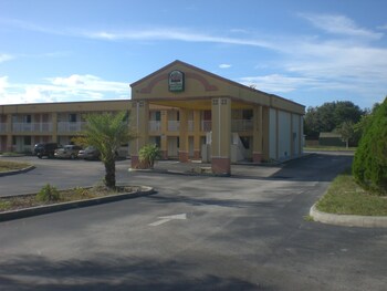 Usville Hotels Hotel In Executive Garden Usville Hotel