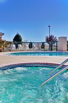Holiday Inn Express Hotel & Suites Tehachapi Holiday Inn Express Hotel & Suites Tehachapi