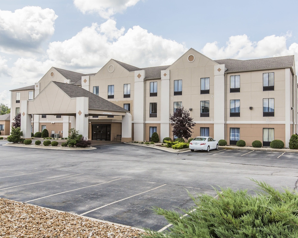 Comfort Inn Sullivan Mo 736 South Service Rd West 63080 Hotel 1 Of 32