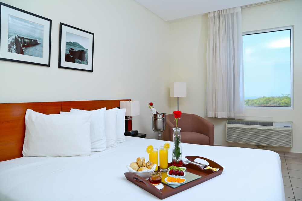 Comfort Inn Real La Union La Union 5 3 8 7 Price Address
