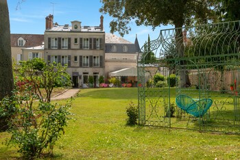 The Originals Boutique Hotel Victoria Fontainebleau The Originals Boutique Hotel Victoria Fontainebleau
