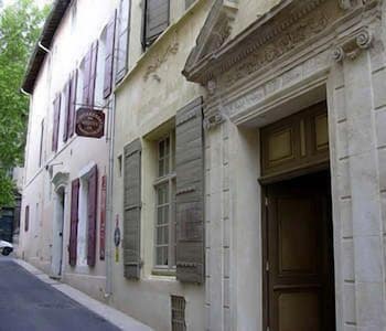 tarifs reservation hotels Hôtel de l'Amphithéâtre