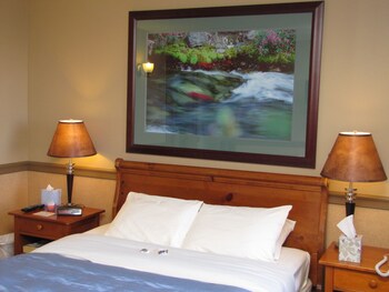 Copper Whale Inn Copper Whale Inn