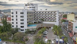 City Beach Resort