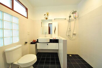 Deluxe Grand Seaview, Free Round-trip Boat Transfer