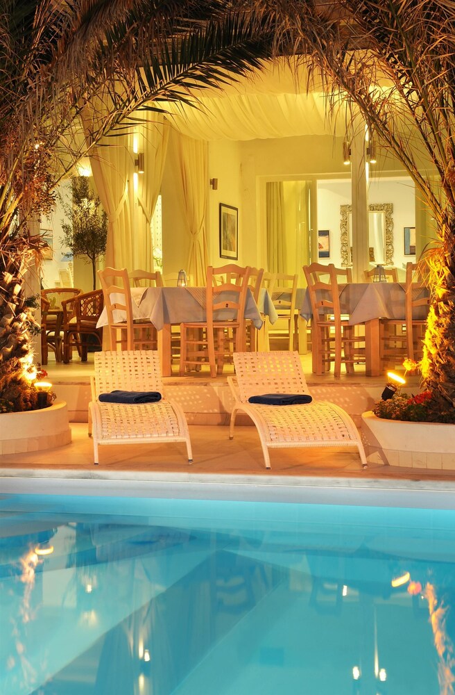 Alesahne Beach Hotel Santorini Price Address Reviews Alesahne Beach Hotel Santorini