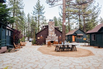 Noon Lodge at Mallard Bay Noon Lodge at Mallard Bay