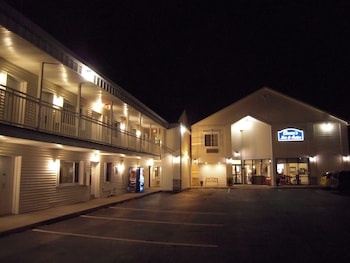 Cocca's Inn & Suites Wolf Rd, Albany Airport in Albany, New York