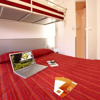 Pokój dla 3 osób (1 Double and 1 Single bed)