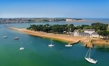 tarifs reservation hotels Hotel de Pen Bron