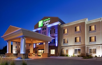Holiday Inn Express & Suites Cherry Holiday Inn Express & Suites Cherry