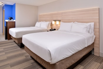 Holiday Inn Express & Suites Cincinnati - Mason in Mason, Ohio