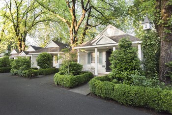 Pet Friendly Hotels Near Calistoga Hot Springs In Napa From 425 Night Cottage Grove Inn